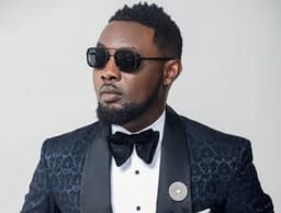 Comedian AY quizzed by EFCC for spraying naira