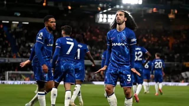 Chelsea move towards Champions League with victory over Man Utd, Villa sink Spurs to bolster UCL bid