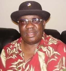 Ayinde Barrister fans laud Oyo govt over post-humous award 
