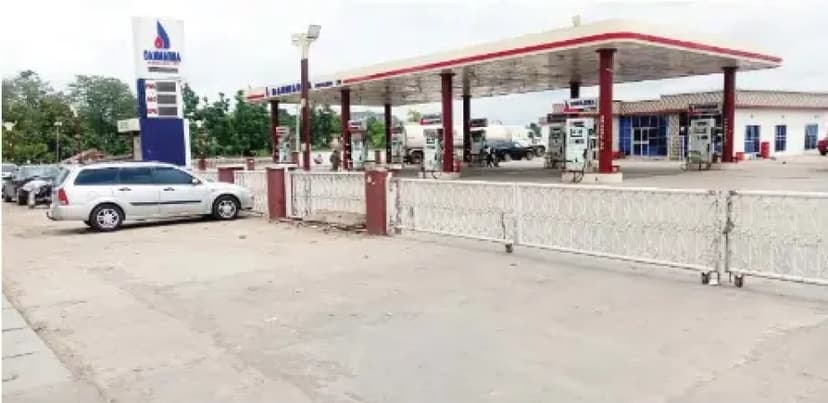 Dangote vs Importers: Nearly 5,000 fuel stations shut as petrol price war rages