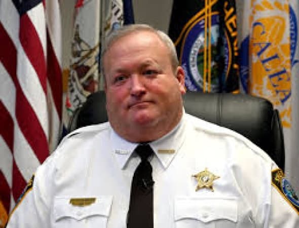 Trump pardons former sheriff convicted of bribery