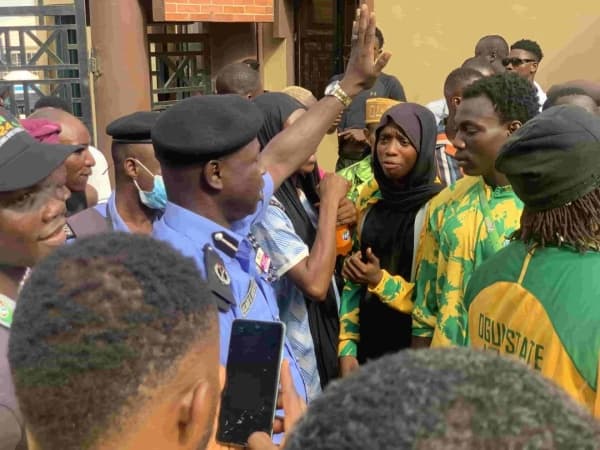 Ogun begins payment of camp allowance after athletes protest at Games Village