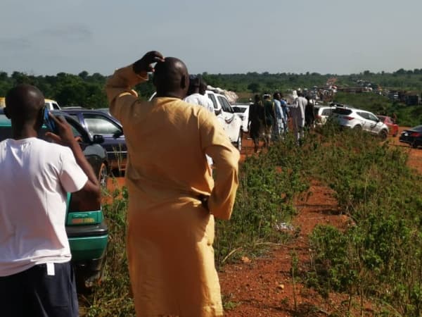 HAPPENING NOW: Motorists stranded on Abuja-Kaduna highway