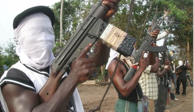 Gunmen kill two policemen, kidnap Chinese national