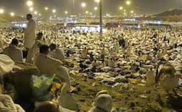 Eid al-Adha: After Arafat, pilgrims sleep beneath stars at Muzdalifah
