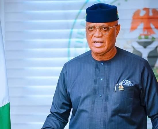 3 Commissioners resign, 15 lawmakers sit tight as Eno defects to APC in Akwa Ibom