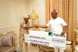 Anambra industrialist gifts immigration officer N5m for apprehending fleeing ritualist