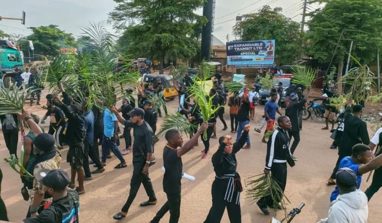 JUST IN: Protest erupts in Benue, youths block Abuja-Makurdi highway