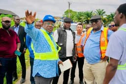 Umahi sad over slow pace of work on Enugu-Onitsha Expressway