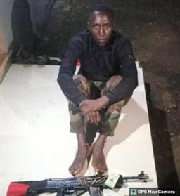Troops capture suspected bandit dressed in military combat camouflage, recover arms in Kaduna, Plateau