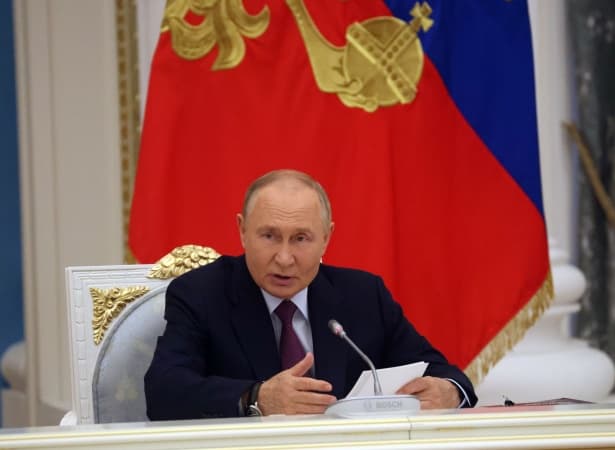 Russia warns United States against direct attacks on Iran