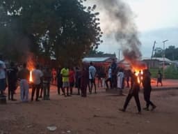 Students protest as robbers kill colleague in IBB varsity