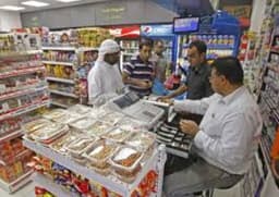 Saudi Arabia: Grocery stores banned from selling tobacco, meat, fruit and vegetables
