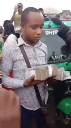 Keke rider returns passenger’s N4m because he is a Jehovah’s Witness