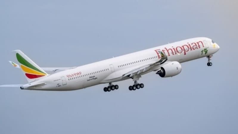 Mumbai-bound Boeing 787 flight makes emergency landing after 7 onboard fall ill due to 'depressurisation': Report