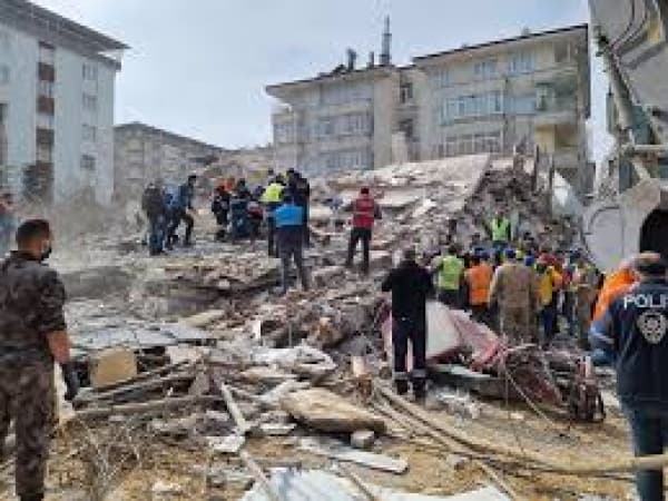 Earthquake in western Turkey shakes Istanbul