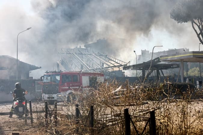 Explosion injures 45 people at petrol station in Rome
