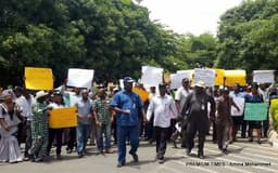 Abuja strike: Pupils turn hawkers, teachers beg for survival