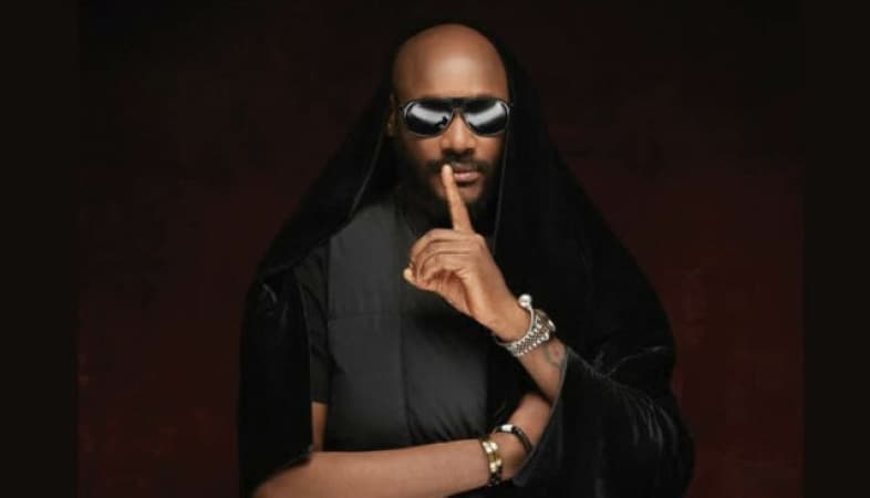 2Baba: Inner circle moves to stop meltdown