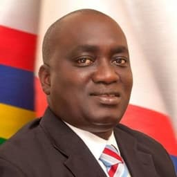 Lagos Commissioner threatens to demolish shops over indiscriminate refuse disposal