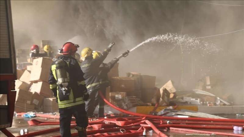 Over 60 killed as fire guts Iraqi shopping center
