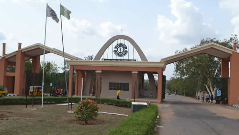 Management seeks police backing as Kwara Poly students defy ban on sign-out celebration