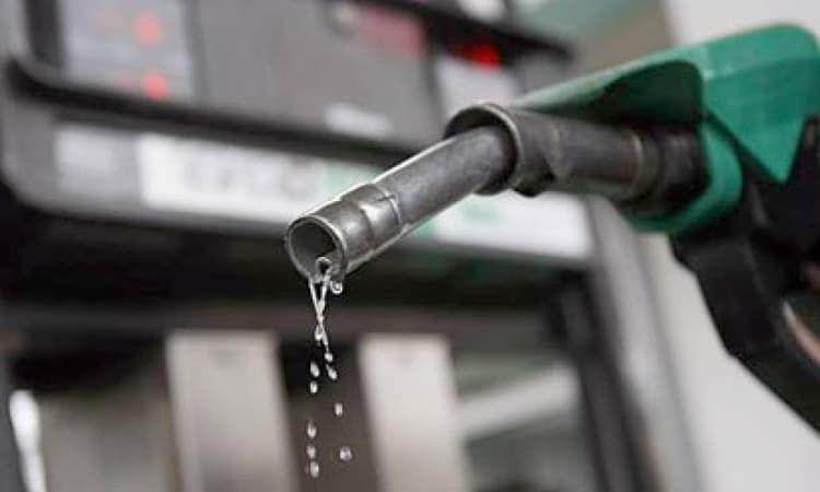 Marketers drop petrol prices below Dangote’s cost