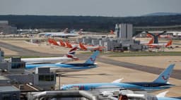 Flights resume in Britain after air traffic control glitch causes disruption