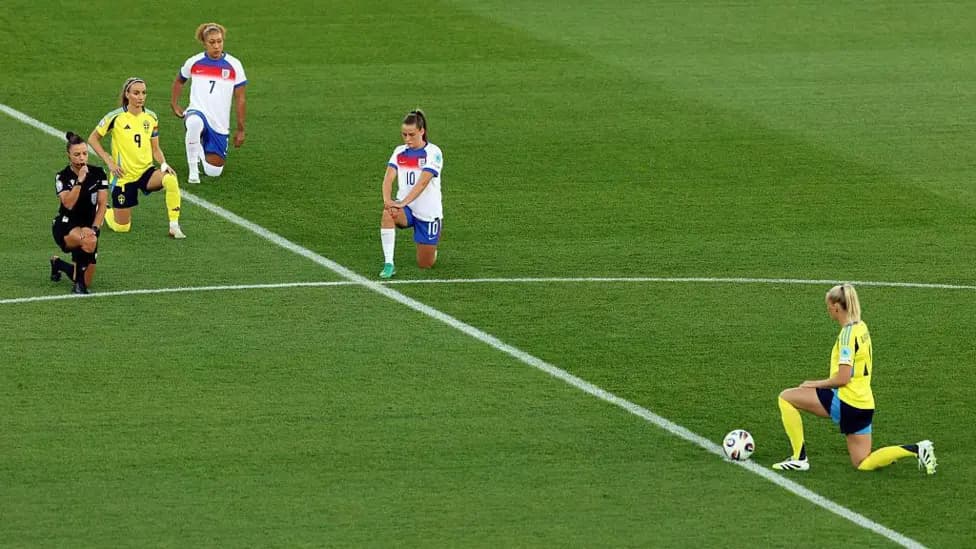 Anti-racism group questions England not taking knee