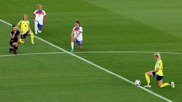 Anti-racism group questions England not taking knee