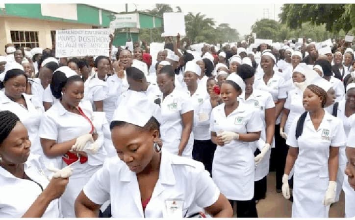 Nurses suspend warning strike after negotiation with govt