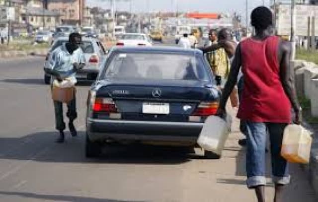 Petrol price hits N1,700 per litre in Makurdi as marketers shut stations 