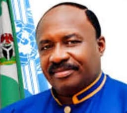 JUST IN: FG suspends licences of two airline pilots with immediate effect over safety breach
