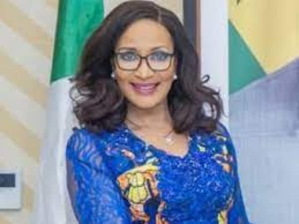Odumegwu-Ojukwu visits Nigerian cleric in Benin prison