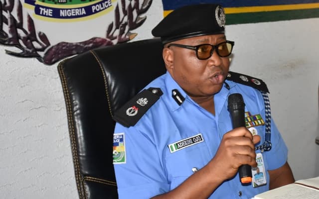 Police detain 4 officers over extortion of Poly student