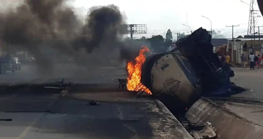 Mother, child die as tanker rams into commercial vehicle in Anambra