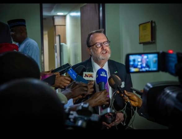 Why the US is reviewing visa laws for Nigerian travellers ? Envoy