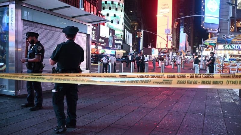 17-year-old boy shoots three people in US
