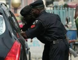 Stop-and-search drama in Lagos as ‘gun’ in car turns out to be toy