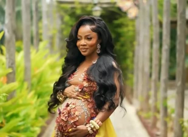 Funke Akindele, Toyin Abraham, Tiwa Savage defend Toke Makinwa’s baby bump