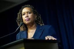 Washington DC sues federal government over police takeover