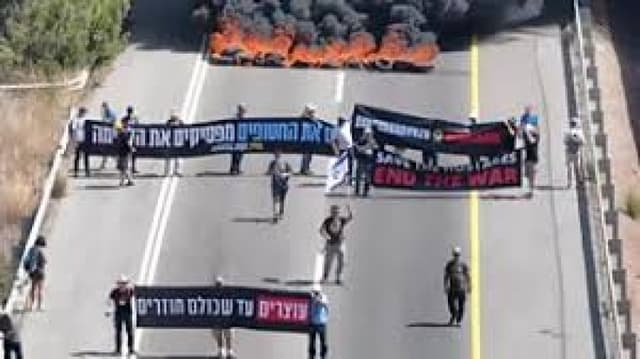 Huge crowds gather in Israel calling for hostage deal and end to Gaza war