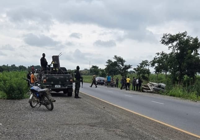 Kidnappers involved in road accident while escaping with ransom