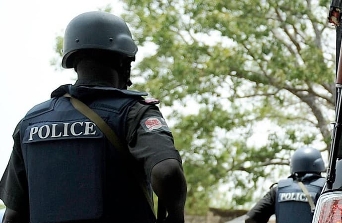 Residents flee Bayelsa community as gunmen kill policeman