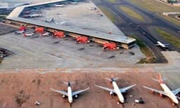 Staff shortages threaten flight safety in India, parliamentary panel finds
