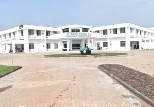 ‘Police taking sides with notorious land grabbers’ — Brothers allege as they storm court to seek redress