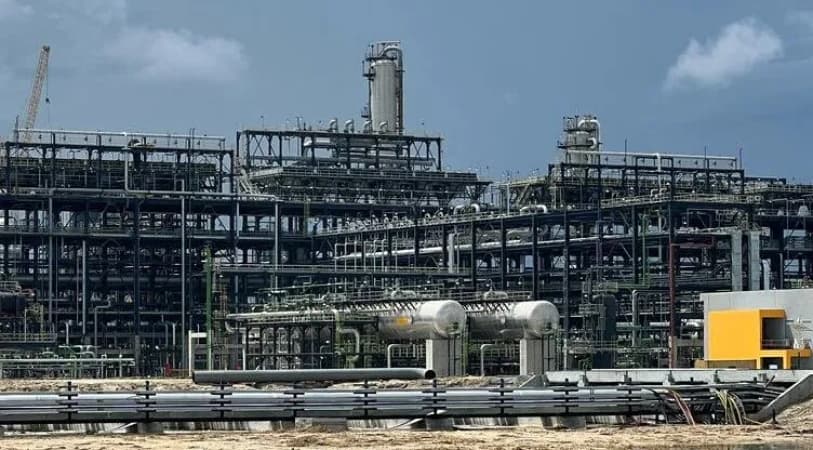 FG-Marketers deadlock halts Dangote’s nationwide fuel rollout