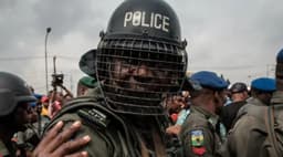 Mass arrests as police swoop on Rivers community where youths flogged officer over alleged drug abuse