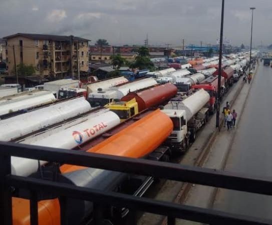 Dangote: Petroleum marketers join forces with NUPENG, issue strike notice