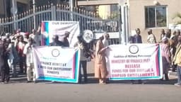 Retired soldiers end protest as FG promises entitlements payment